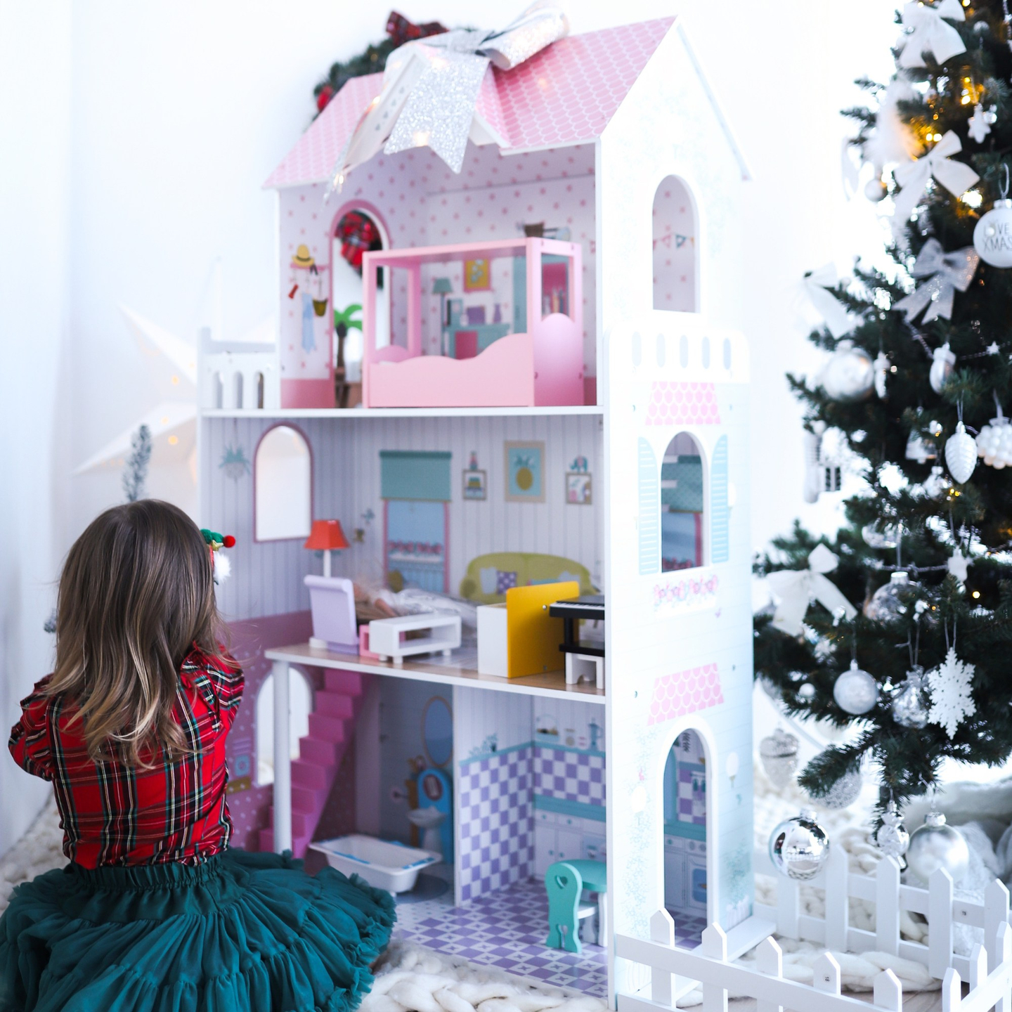XXL A maior casa de bonecas de madeira - 123 cm - iluminada por LED - terraço, acessórios, jardim