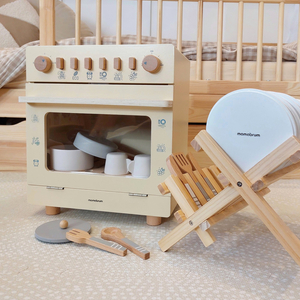 Máquina de lavar louça de madeira com acessórios