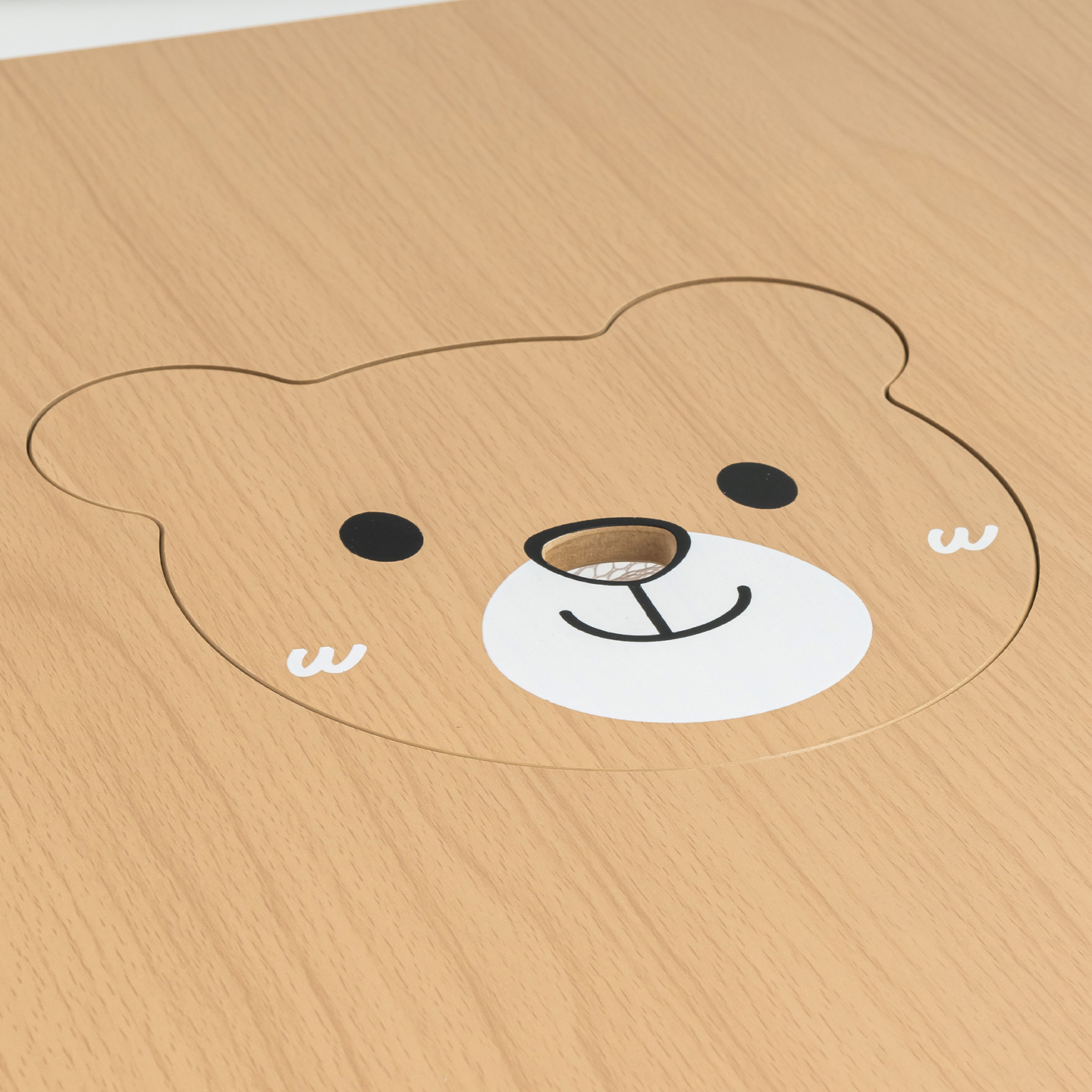 Mesa de madeira com armazenamento e 2 cadeiras Conjunto infantil - Ursinho de pelúcia fofo