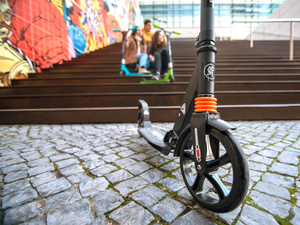 Scooter urbana HyperMotion DRAGSTER Preto