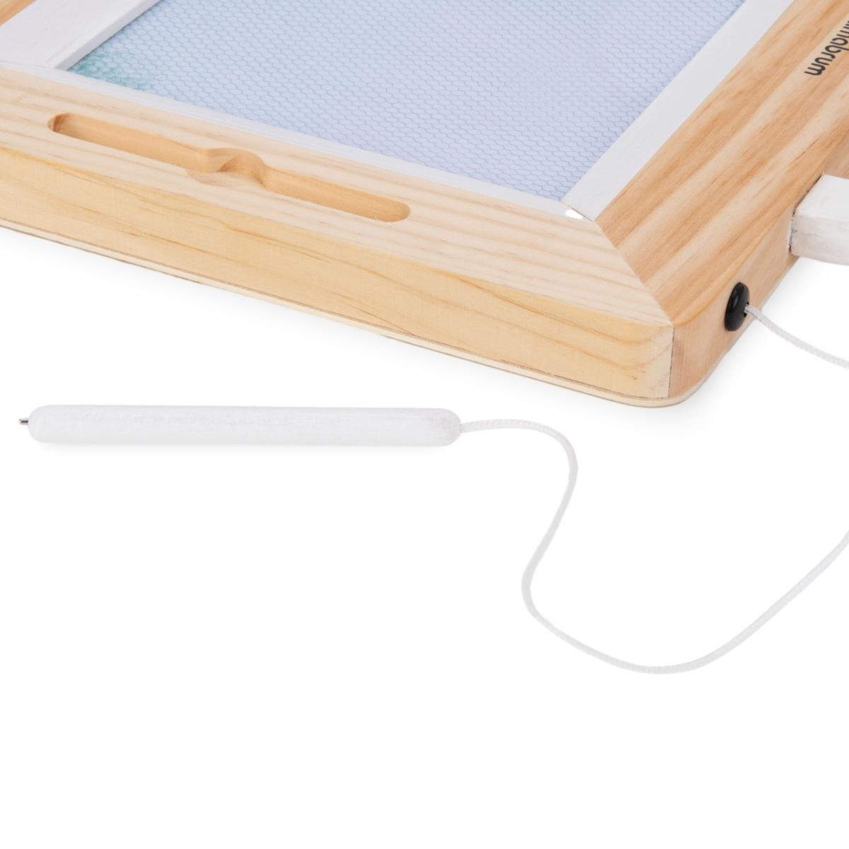 Álbum de recortes de madeira com selos - prancheta