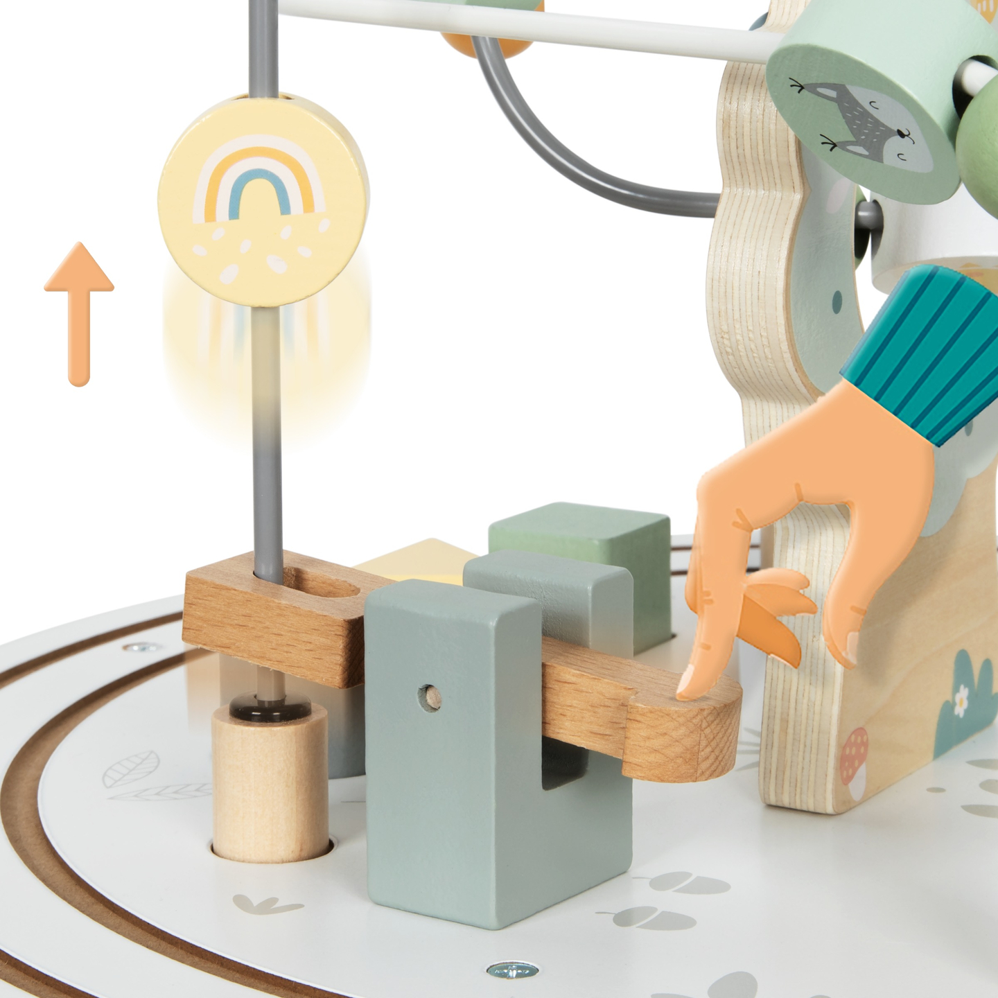 Mesa educacional redonda de madeira com trem magnético e lançador de contas