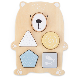 Um conjunto de brinquedos de madeira - um entrelaçado colorido, uma pirâmide de focas, um classificador de ursinhos de pelúcia