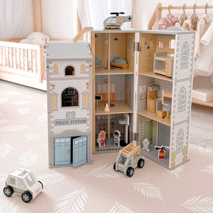 Grande corpo de bombeiros dobrável com delegacia - conjunto de madeira. Corpo de bombeiros e delegacia com acessórios.