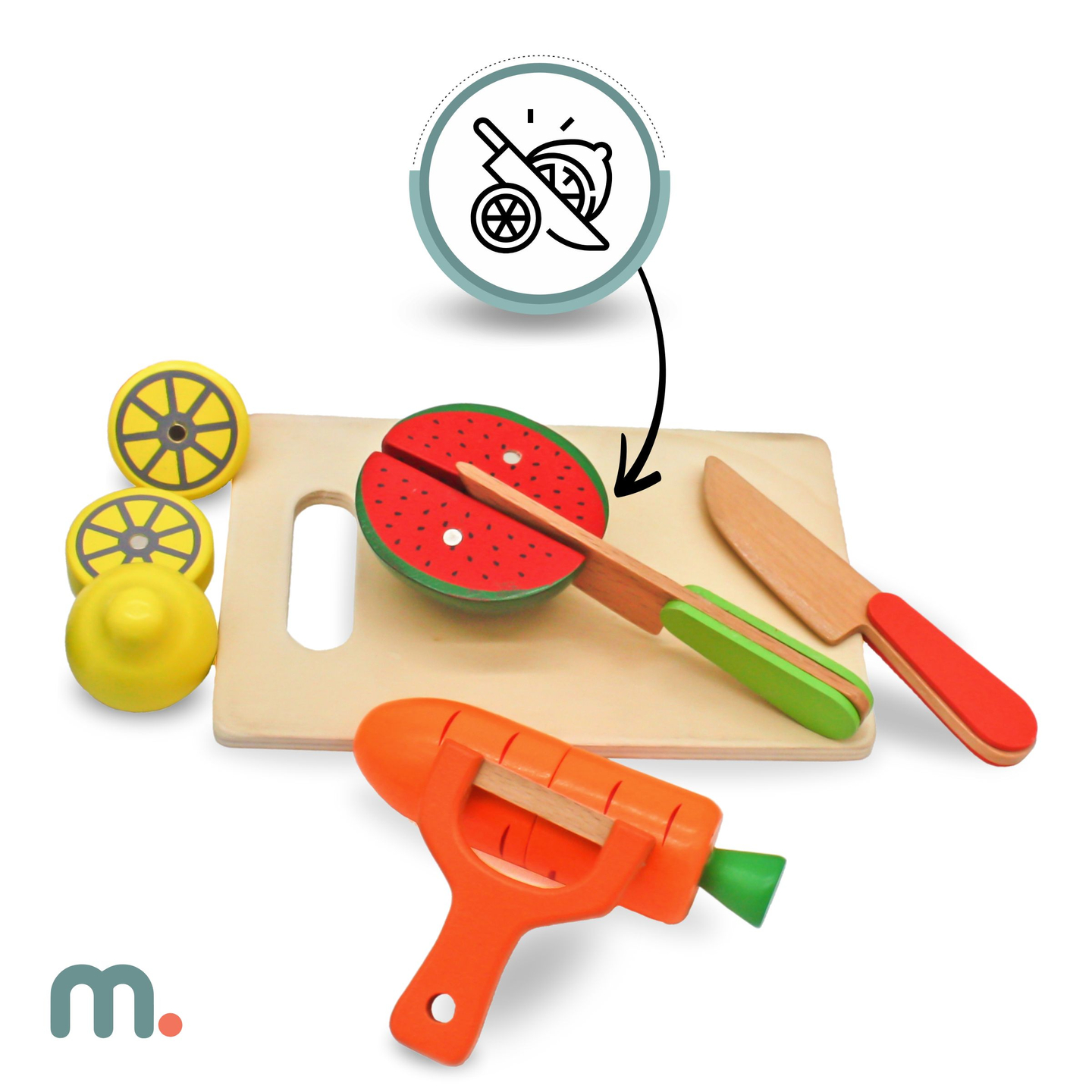 Frutas e legumes de madeira para cortar