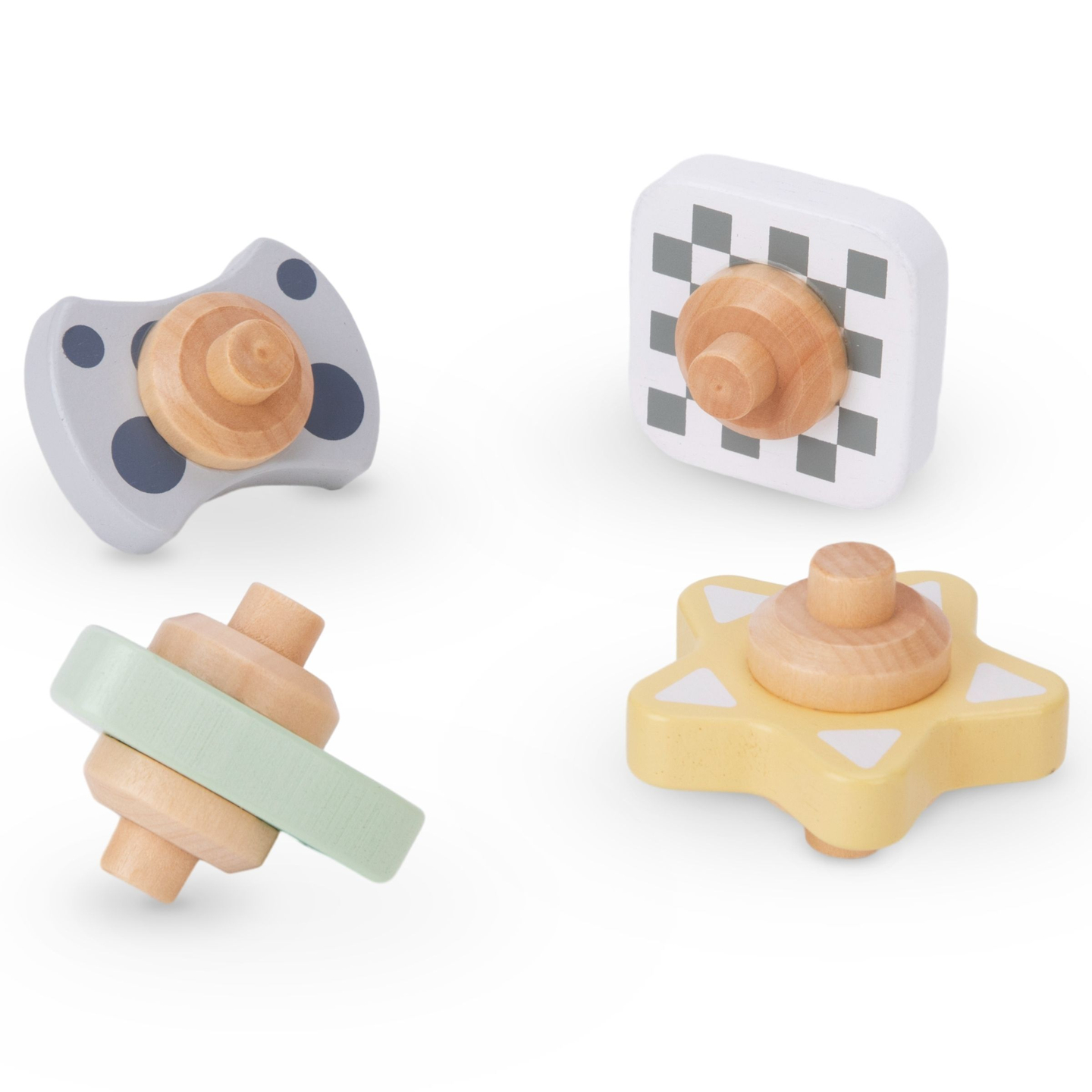 Uma grande pista de bolas de madeira - um escorregador com elementos giratórios