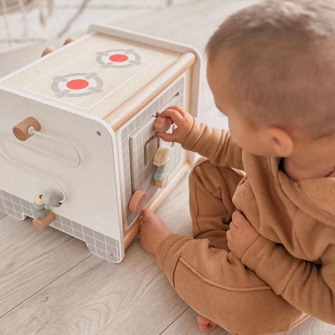 Cozinha de madeira - cubo educativo