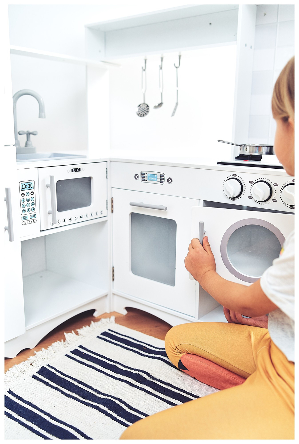 Cozinha de canto XXXL em madeira com frigorífico, forno, máquina de lavar roupa, avental e acessórios