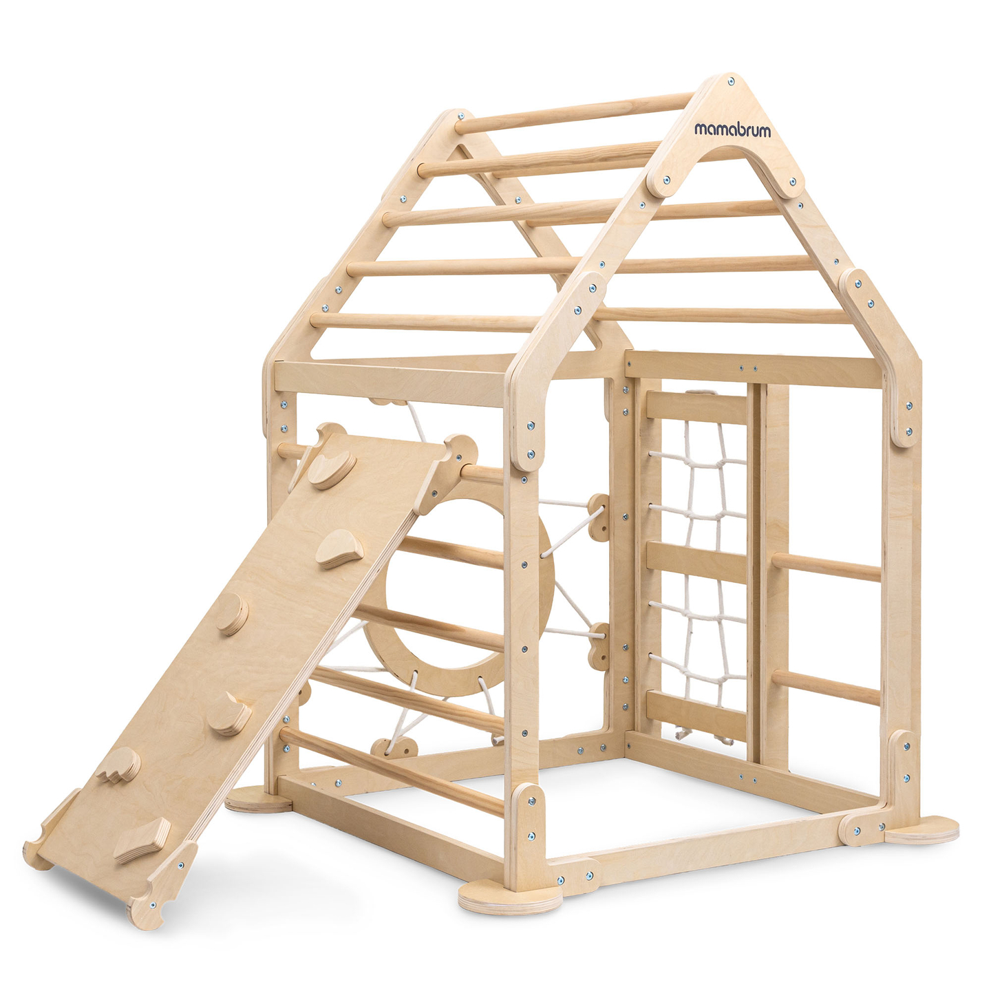 Playground interno de madeira para crianças - uma casa com escadas e um escorregador