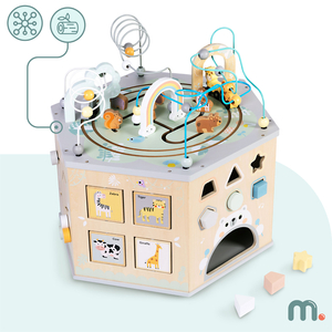 Grande cubo educacional de madeira - um brinquedo Montessori com um trem magnético e laços de motor