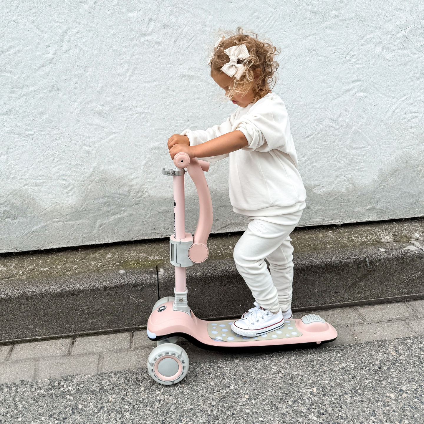 Trotinete de equilíbrio 3 em 1 HyperMotion LUMI - plataforma iluminada e rodas LED, cor-de-rosa