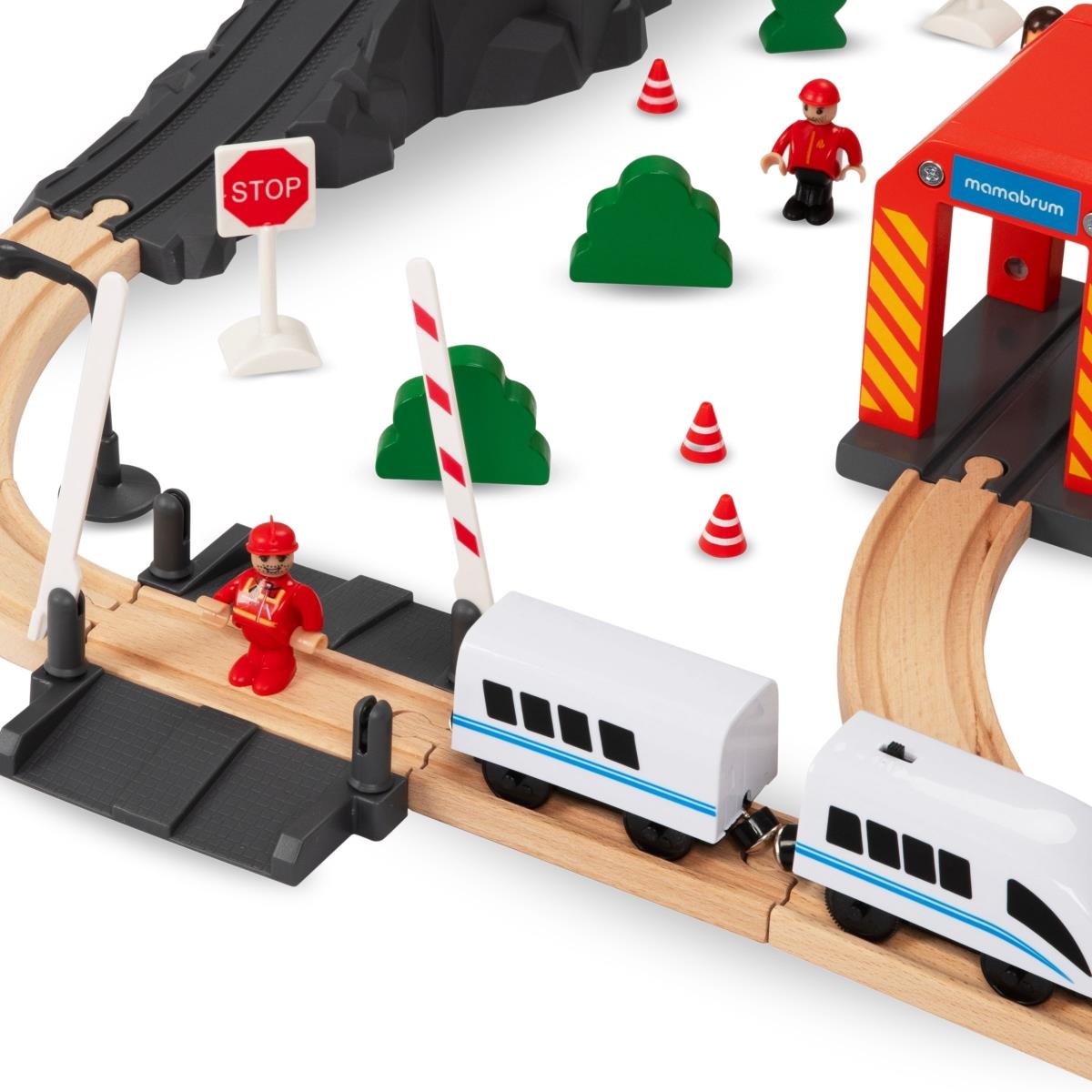 Trem de madeira, trem movido a bateria - Corpo de Bombeiros, trilhos, carros, pontes, barreira