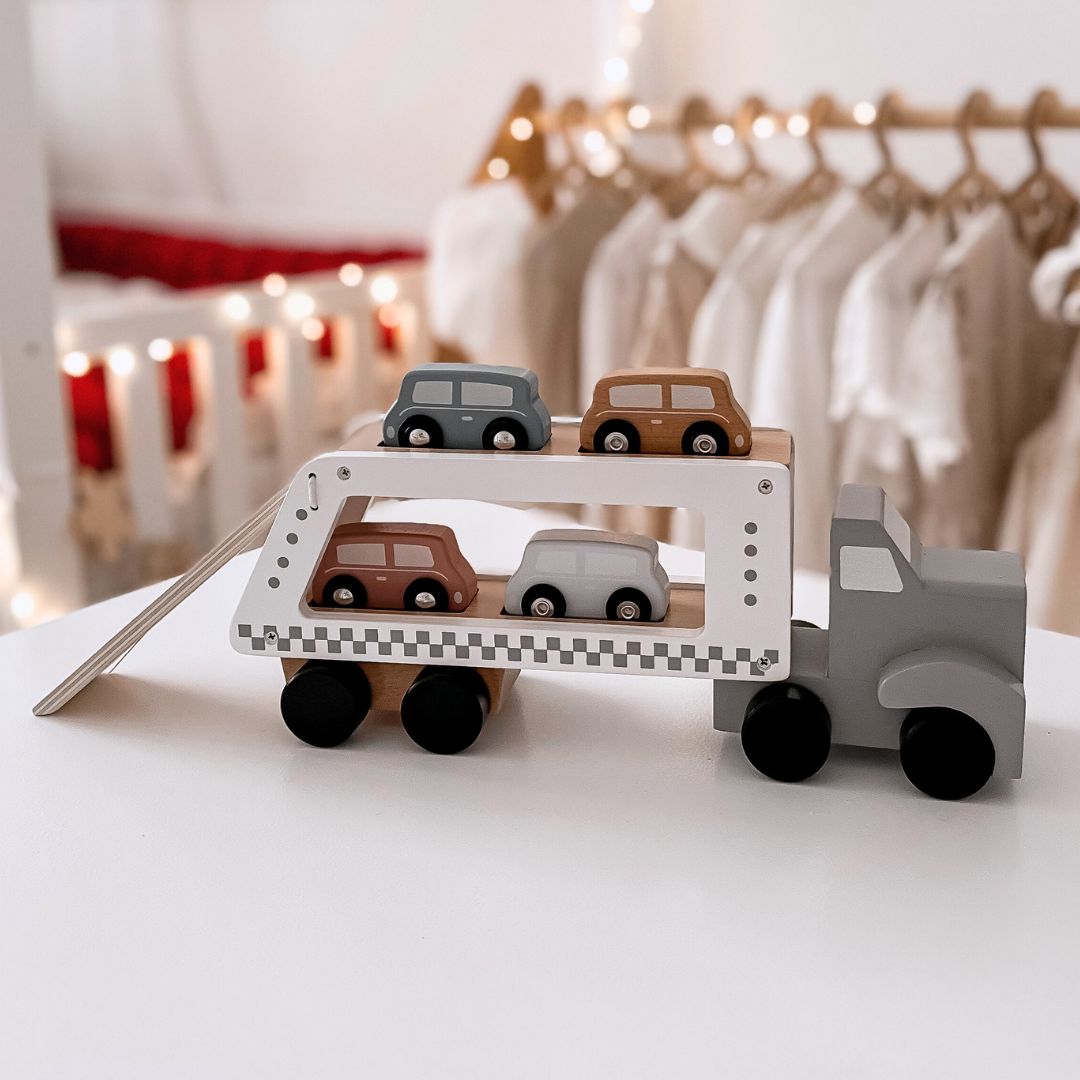 Caminhão de madeira - semirreboque com 4 carros