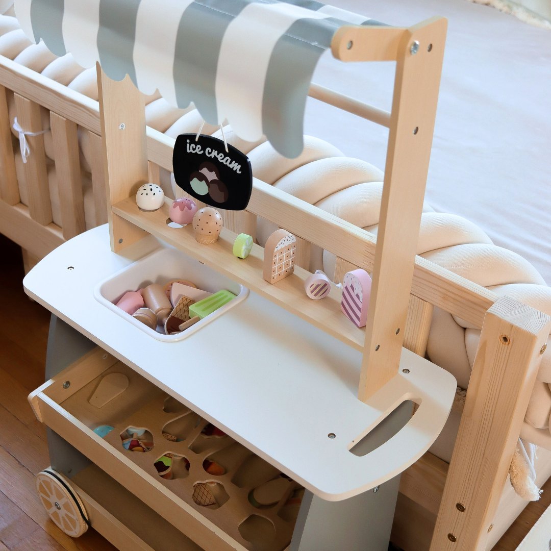 Geladaria de madeira sobre rodas - carrinho de gelados