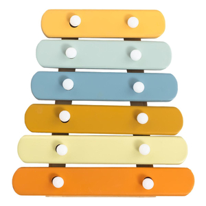 Conjunto de instrumentos para crianças com motivo de elefante