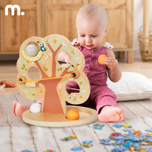 Pista de deslizamento de bolas em madeira - Árvore verde