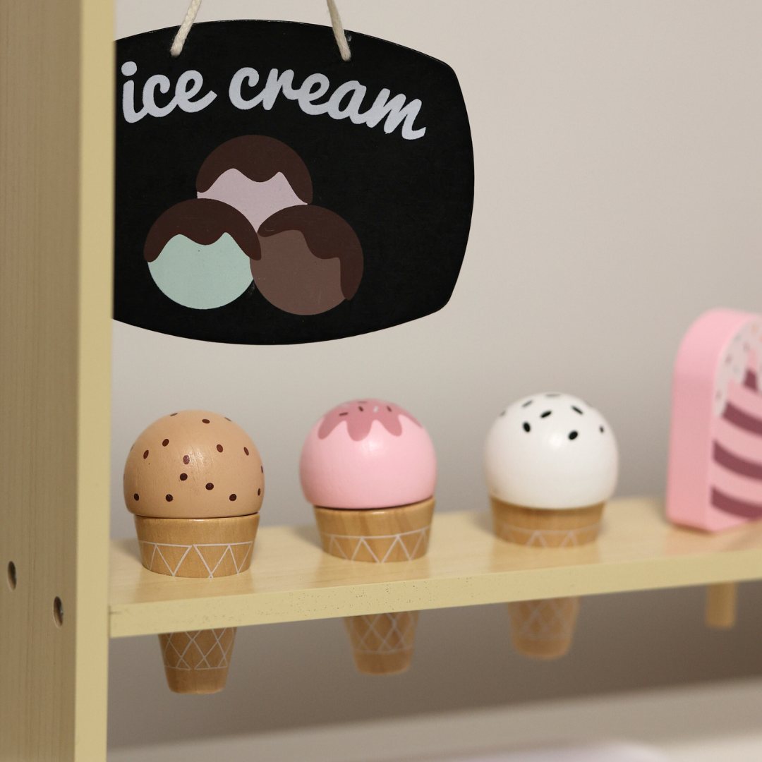 Geladaria de madeira sobre rodas - carrinho de gelados