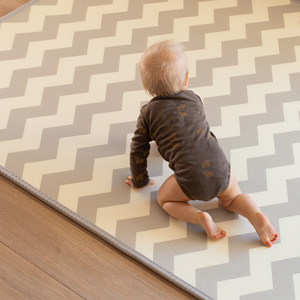 Tapete de espuma XXL dupla face - rolo de 2 CM (floresta e ziguezagues)