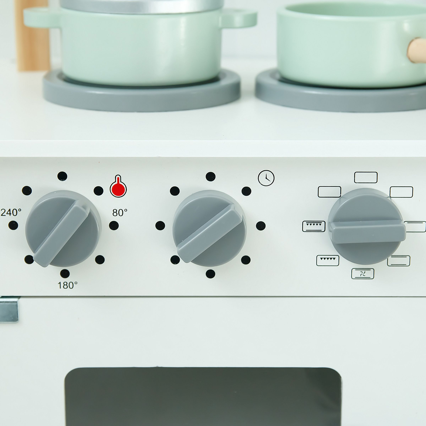 Cozinha infantil em madeira com micro-ondas