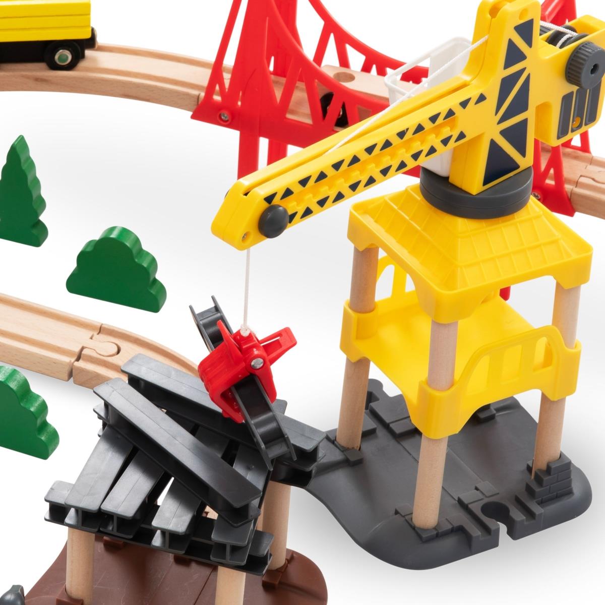 Ferrovia de madeira, trem movido a bateria - Cidade: trilhos, carros, ponte, aeroporto