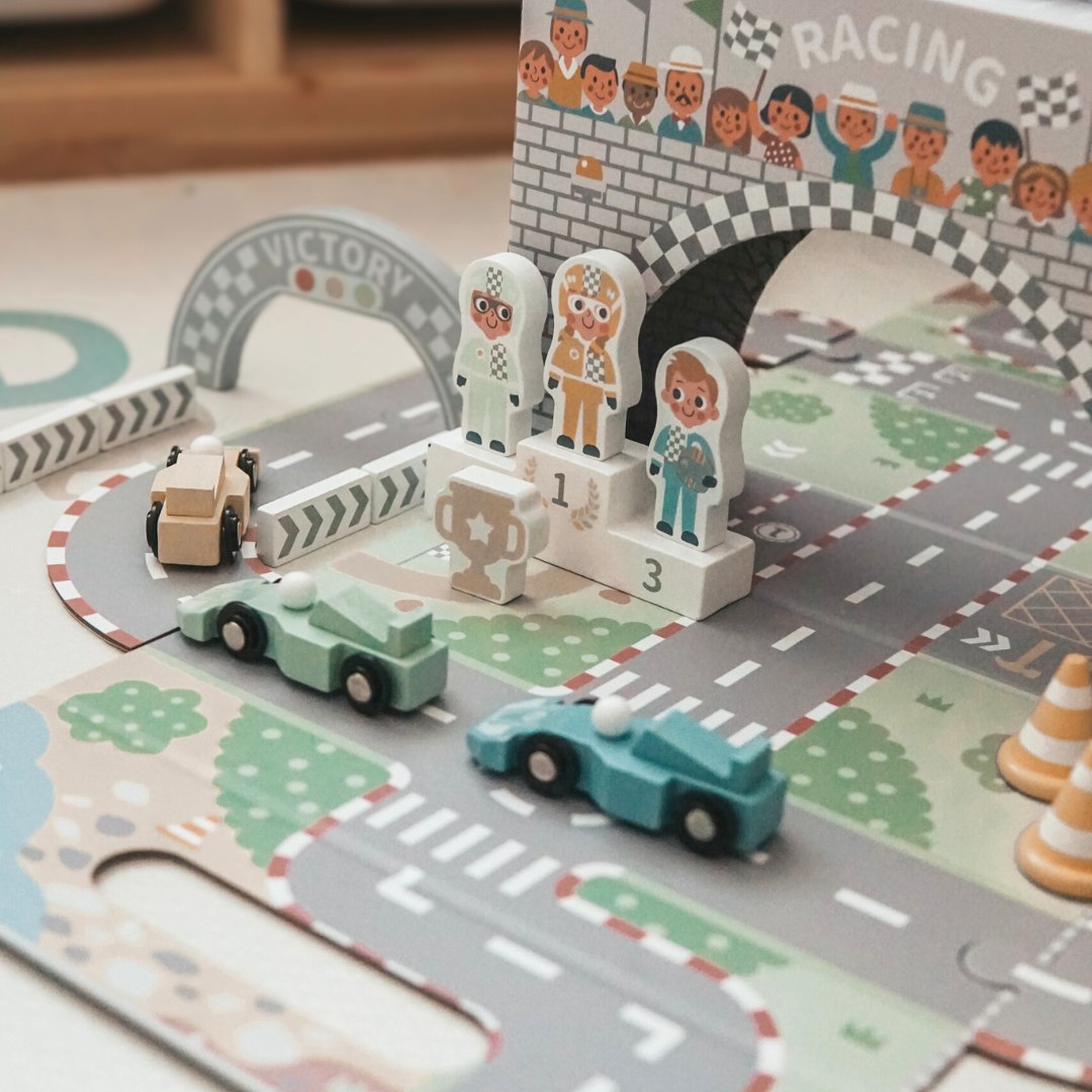 Mala magnética com pista de corrida, veículos de madeira e acessórios rodoviários