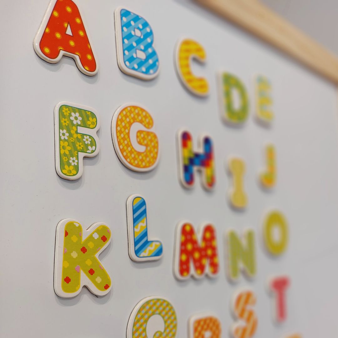 Grande quadro educativo de duas faces: magnético e quadro de giz - quadro de apagar a seco, de madeira