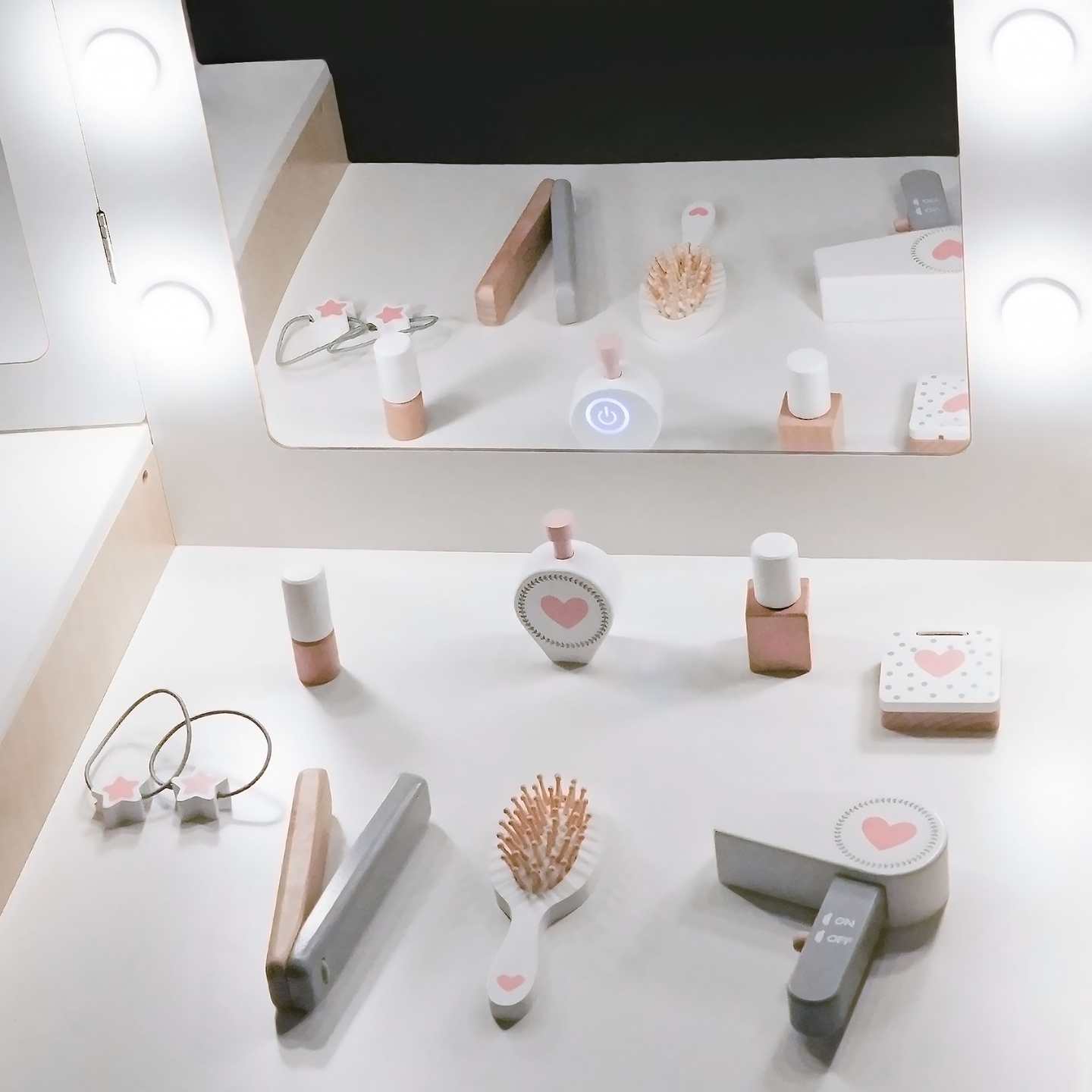 Penteadeira de madeira para crianças com cadeira, acessórios e iluminação LED