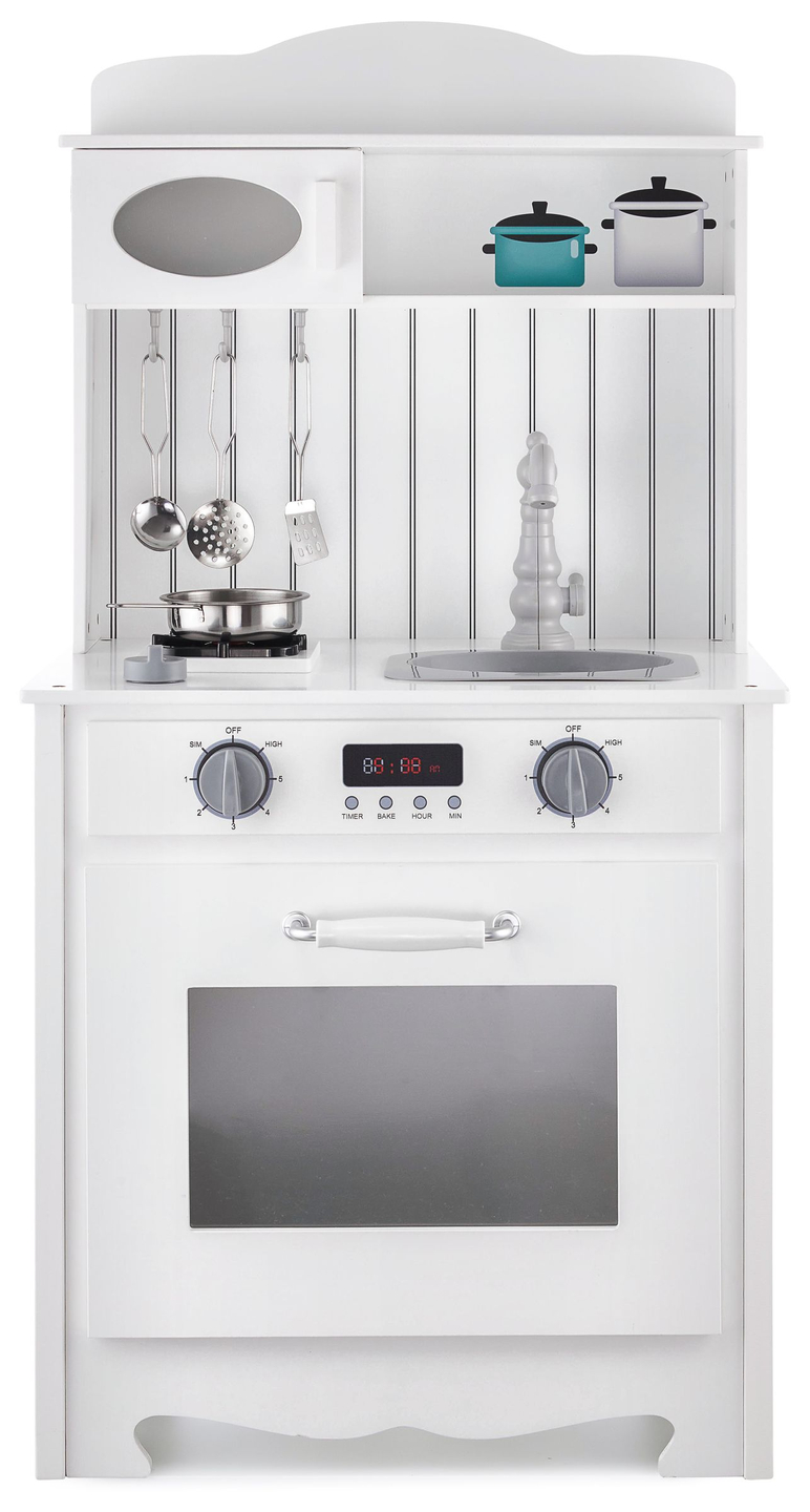 Cozinha de madeira branca com avental, acessórios e lâmpada LED