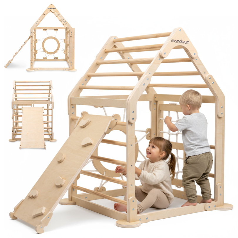 Playground interno de madeira para crianças - uma casa com escadas e um escorregador